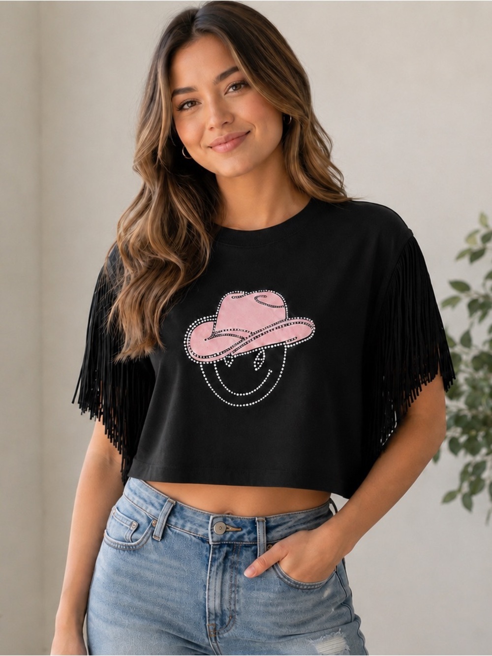 WOMEN'S SHORT FRINGE SLEEVE CROP TOP IN BLACK GRAPHIC SHIRT SZ-Medium